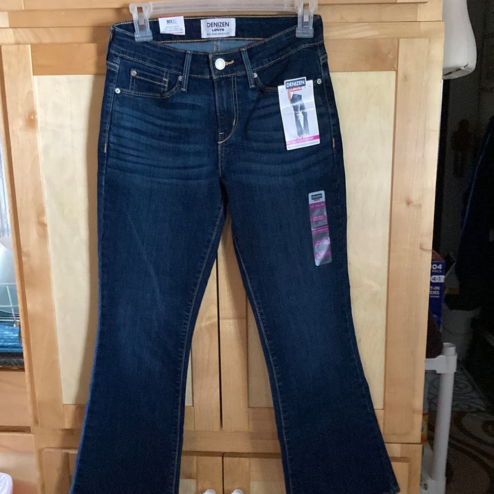 Denizen Levi’s jeans size 2s. 26/30
